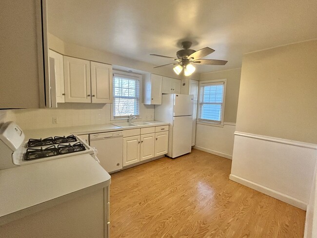 Photo - 1932 S 62nd St