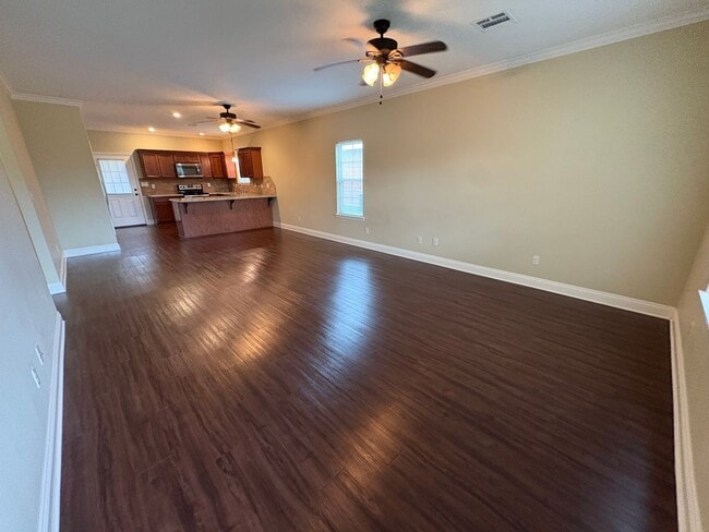 Photo - 4948 Common St