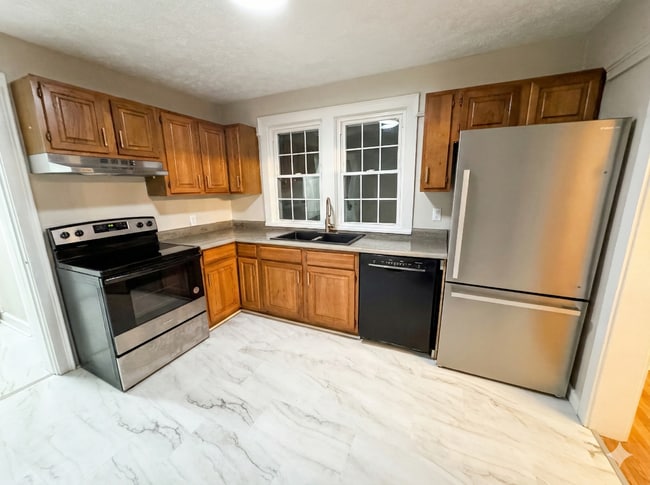 Cocina - 317 S Friendship Rd