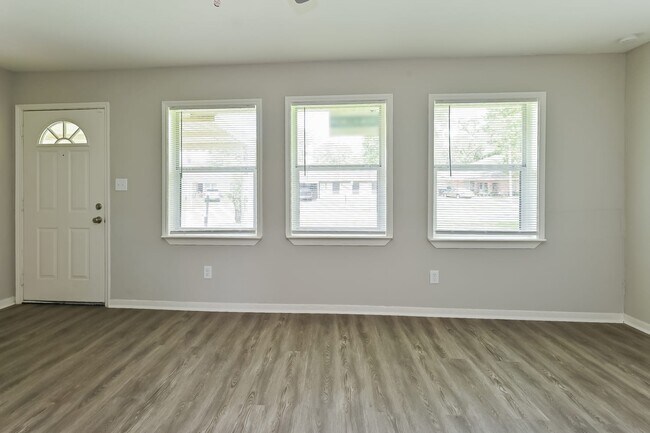 Photo - 7402 Wiley Rd