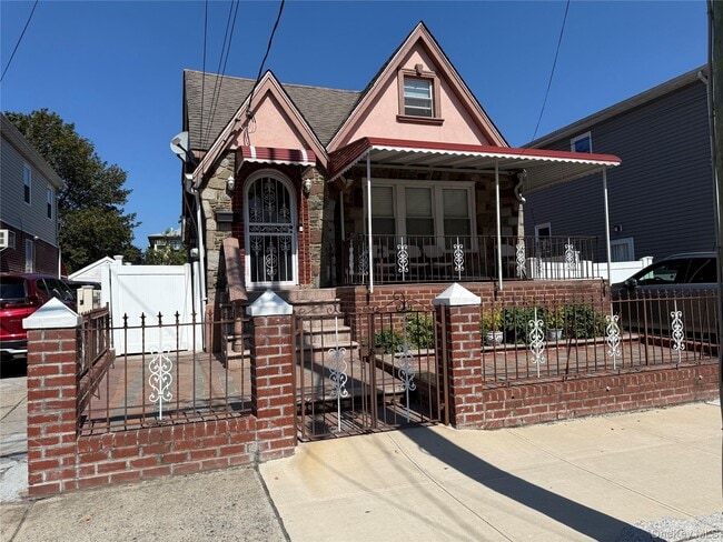 Building Photo - 169-45 144th Rd Unit 2nd Floor