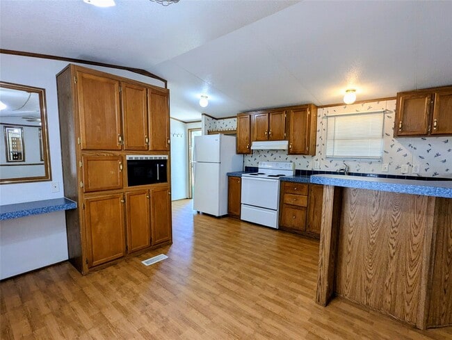 Photo - 560 Meridian