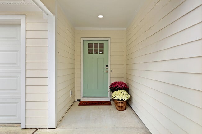 Photo - 303 Hixon Pl