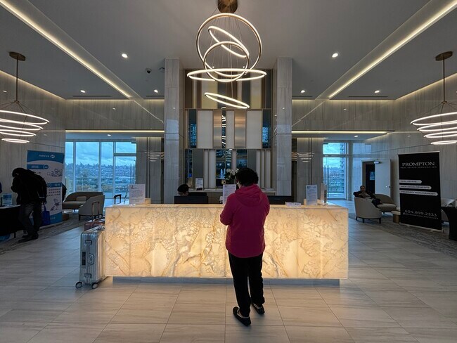 Photo - 4880 Lougheed Hwy