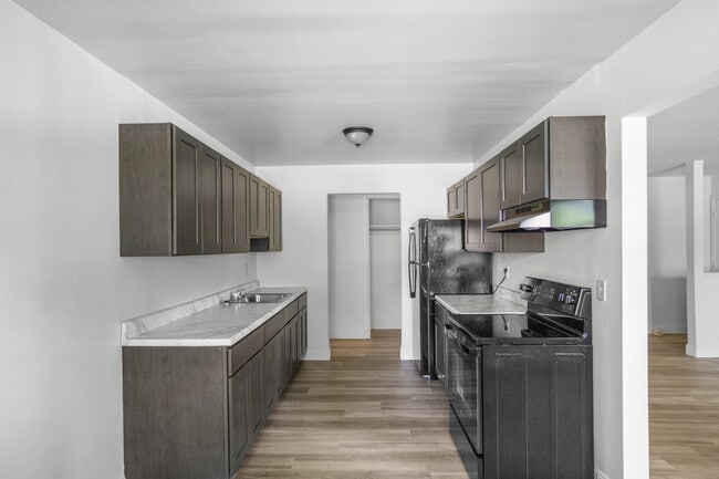 Photo - Laurel Gardens