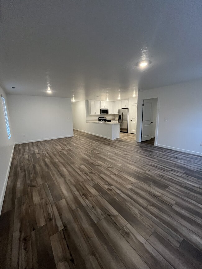 Photo - 307 Avalena Ave