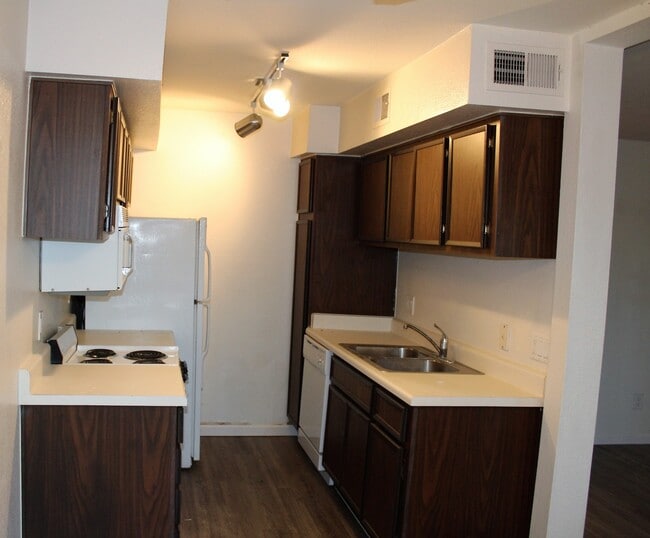 Photo - Studio Located in Monaco South Scottsdale Condominiums Unit N101