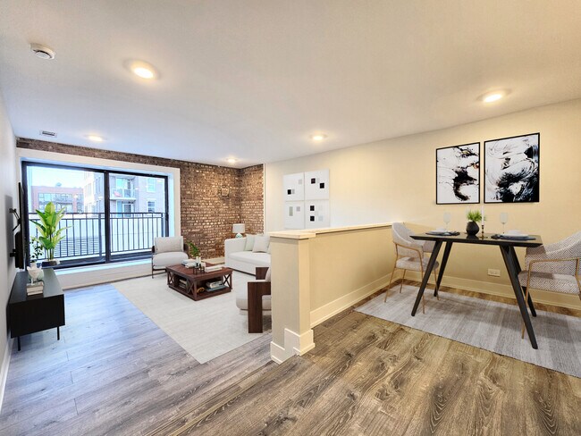 Photo - 1220 N La Salle Dr