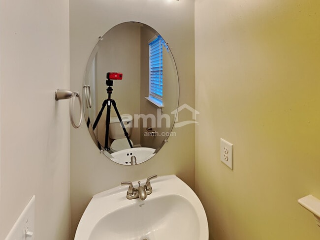 Photo - 140 Abbey Rd