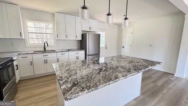 Photo - 723 Sheffield Rd