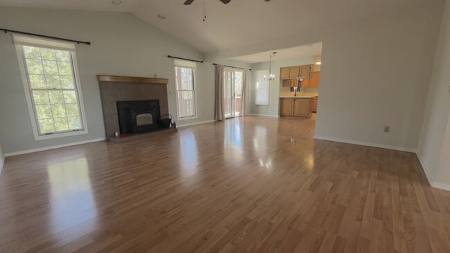 Photo - 36 Kirkcaldy Dr