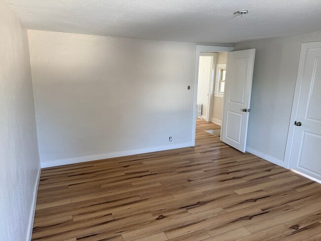 Photo - 1926 Shore Rd Unit 3