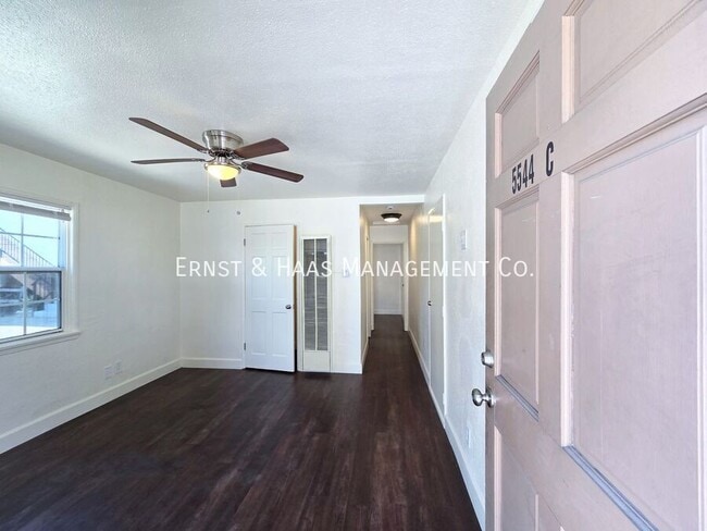 Photo - 5544 Atlantic Ave Unidad C