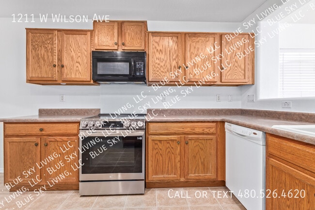 Photo - 1211 W Wilson Ave