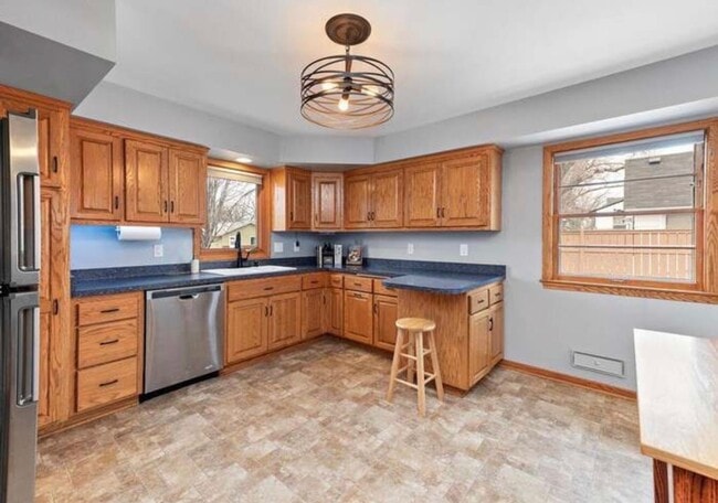 Photo - Lovely 4 Bedroom - Lee Park Neighborhood