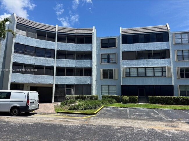 Building Photo - 10854 N Kendall Dr Unit 316