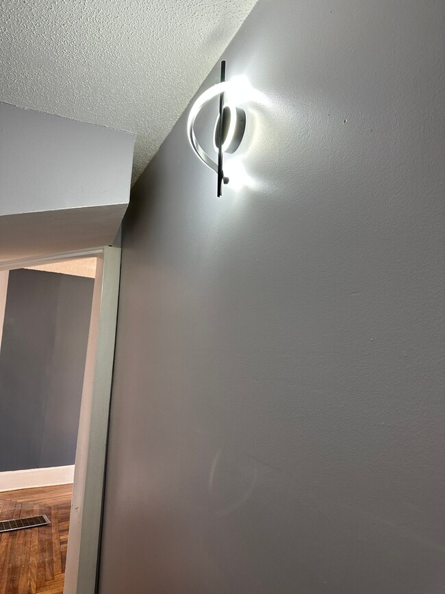 Photo - 22 W Spring St Unit 1