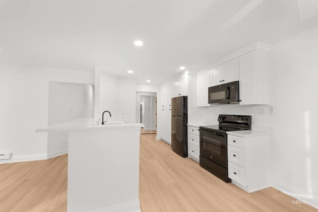 Photo - 224 S Rush St Unit 3A