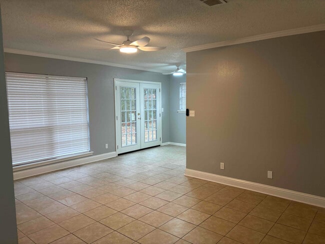 Photo - 543 Sugarleaf Trail