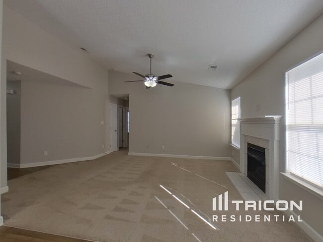 Photo - 2918 Brekonridge Centre Dr