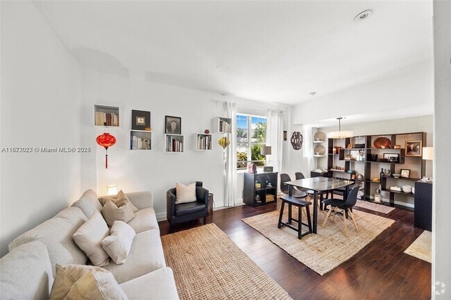 Building Photo - 100 Collins Ave Unit 308 Rental
