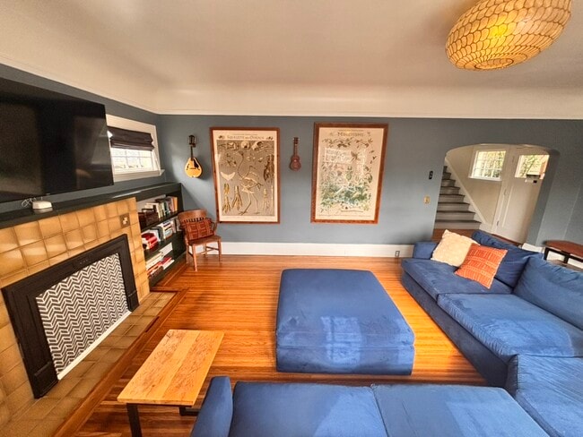 Photo - 238 Mather St