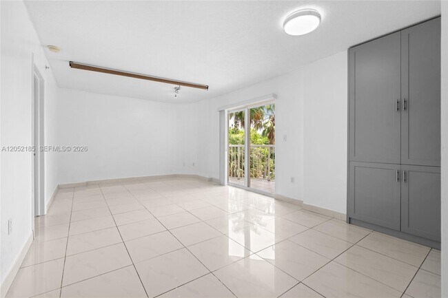 Photo - 280 SW 20th Rd Unit 504