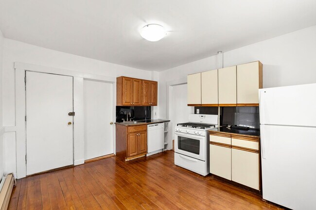 Photo - 22-26 Waltham St Maynard Unit A2