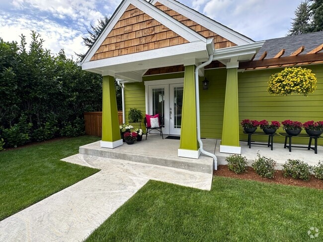 Building Photo - 4501 15th Ave SE Rental