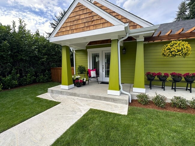 Building Photo - 4501 15th Ave SE Rental
