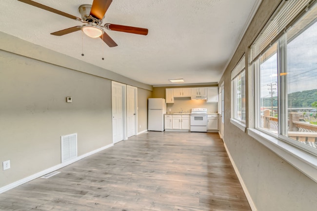 Photo - 2806 MO-76 Unit B1