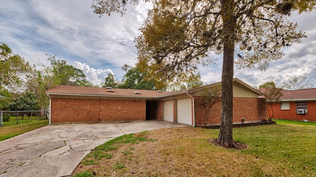 Building Photo - 409 Inwood Dr Rental