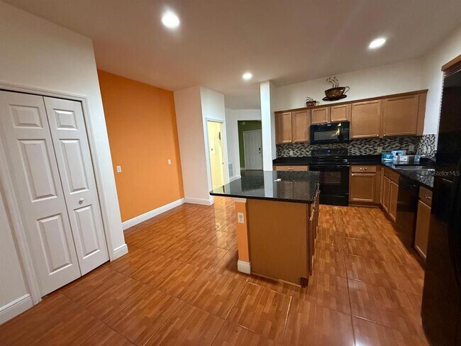 Photo - 2716 Randal Way