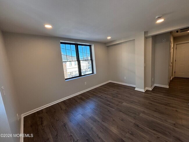 Photo - 21 Mechanic St Unit 1