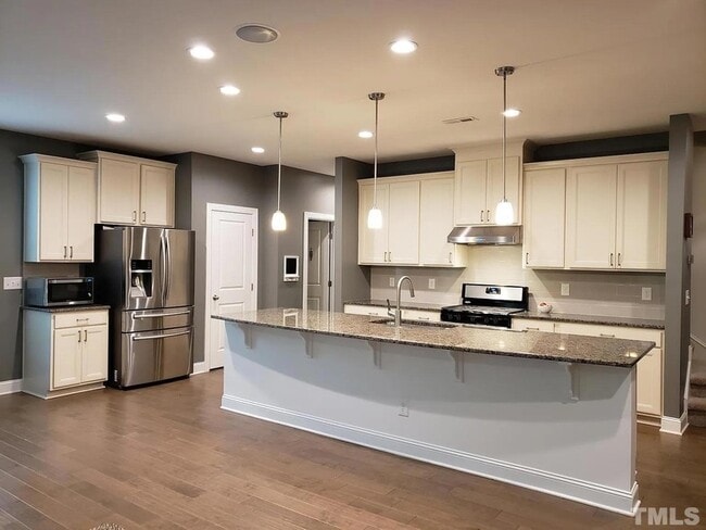 Photo - 419 Alamosa Pl