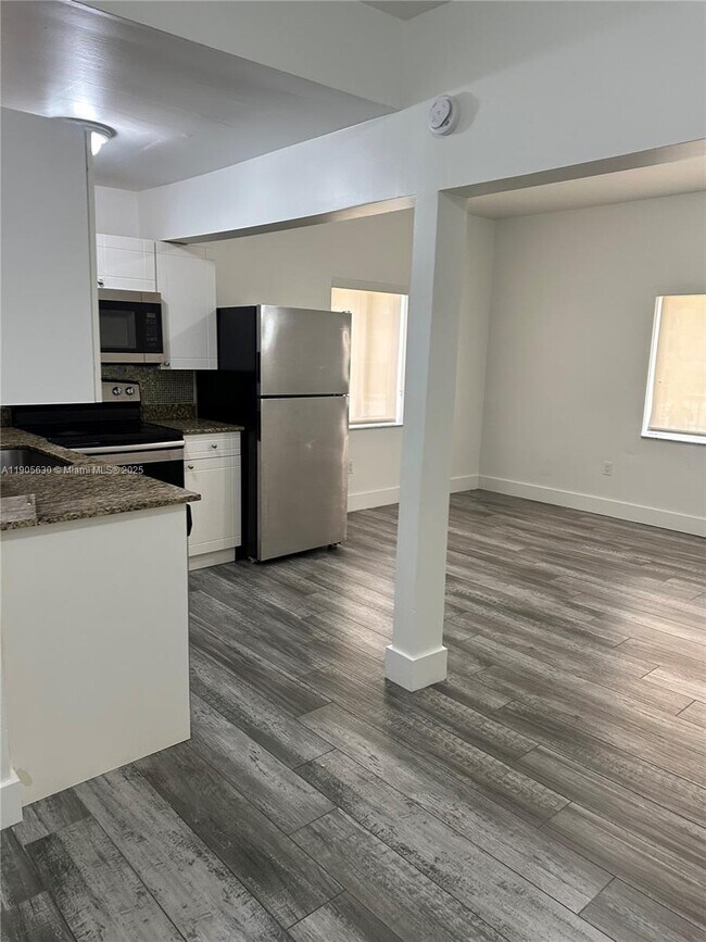 Photo - 2500 NE 192 St Unidad 7