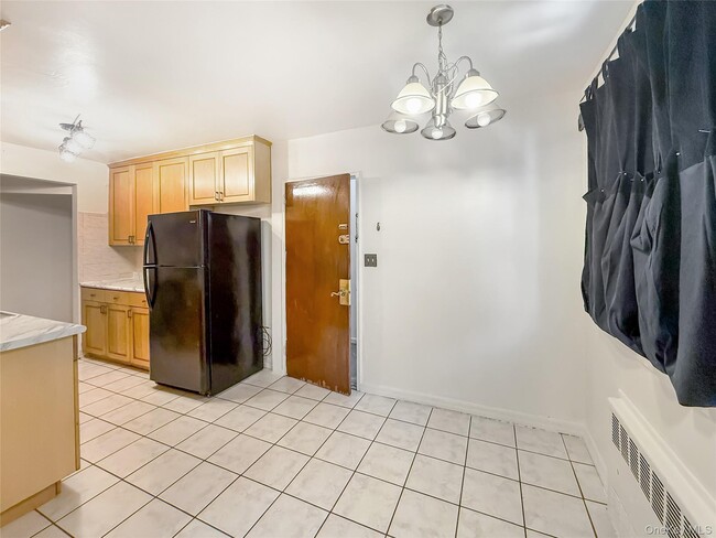 Photo - 1043 E 57th St