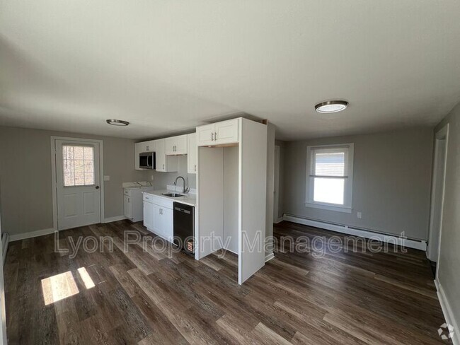 Building Photo - 34 N. Third Ave Unit Second Floor Rental
