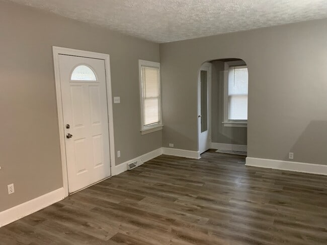 Photo - 816 Cody Ct NW