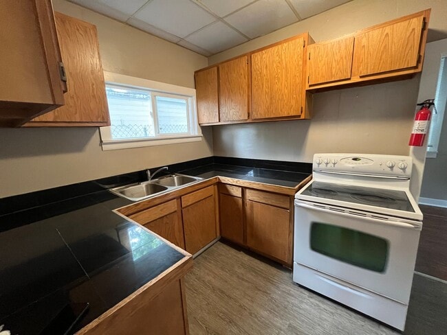 Photo - 319 E Main St