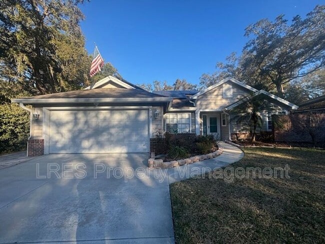 Building Photo - 319 Oak Leaf Cir