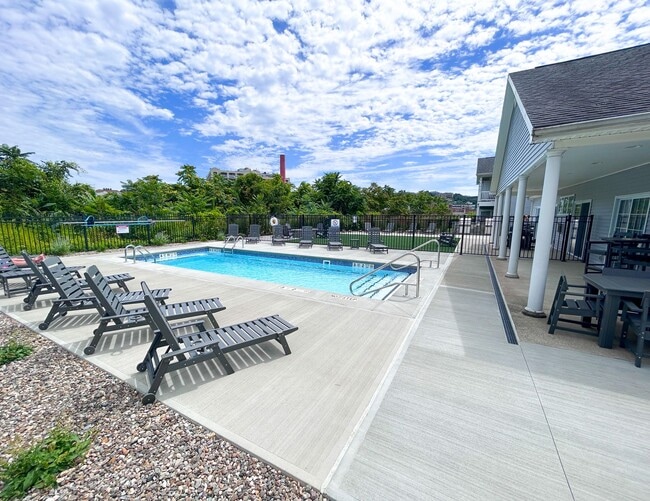River's Edge Apartments