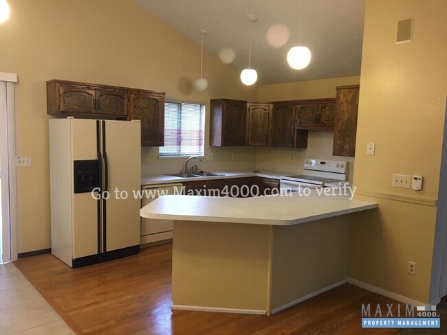 Photo - 2112 N 17th Cir