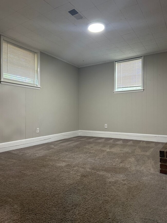 Photo - 4 Bed 2 Bath in Decatur!