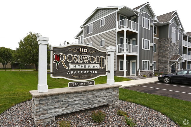 Building Photo - Rosewood In The Park