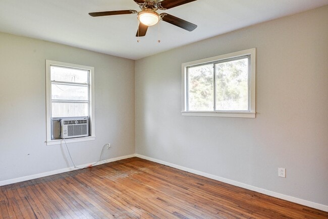 Photo - 131 Lakewood Dr