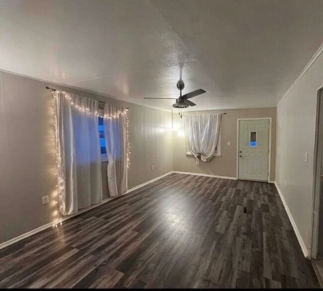 Photo - 439 Rosewood Ct