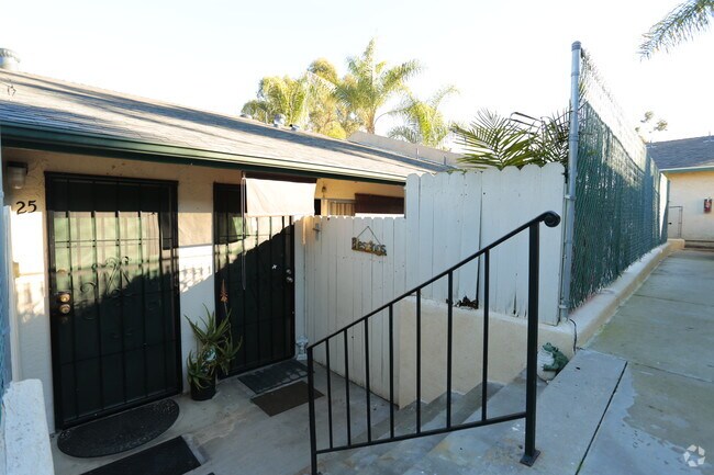 Photo - Grapevine Apartments