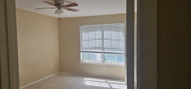 Photo - 2 bedroom 1 bath condo Near the Loop Unit 206