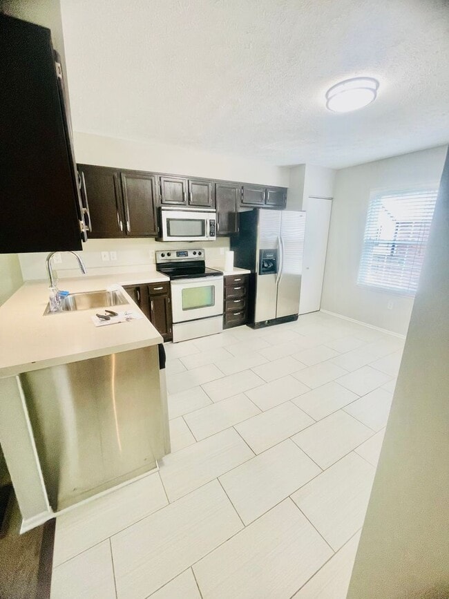 Photo - 3-Bedroom 2.5 bath Townhome in Imperial – Style, Space & Sophistication